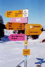 Winter: pink sign for Winter Wanderweg